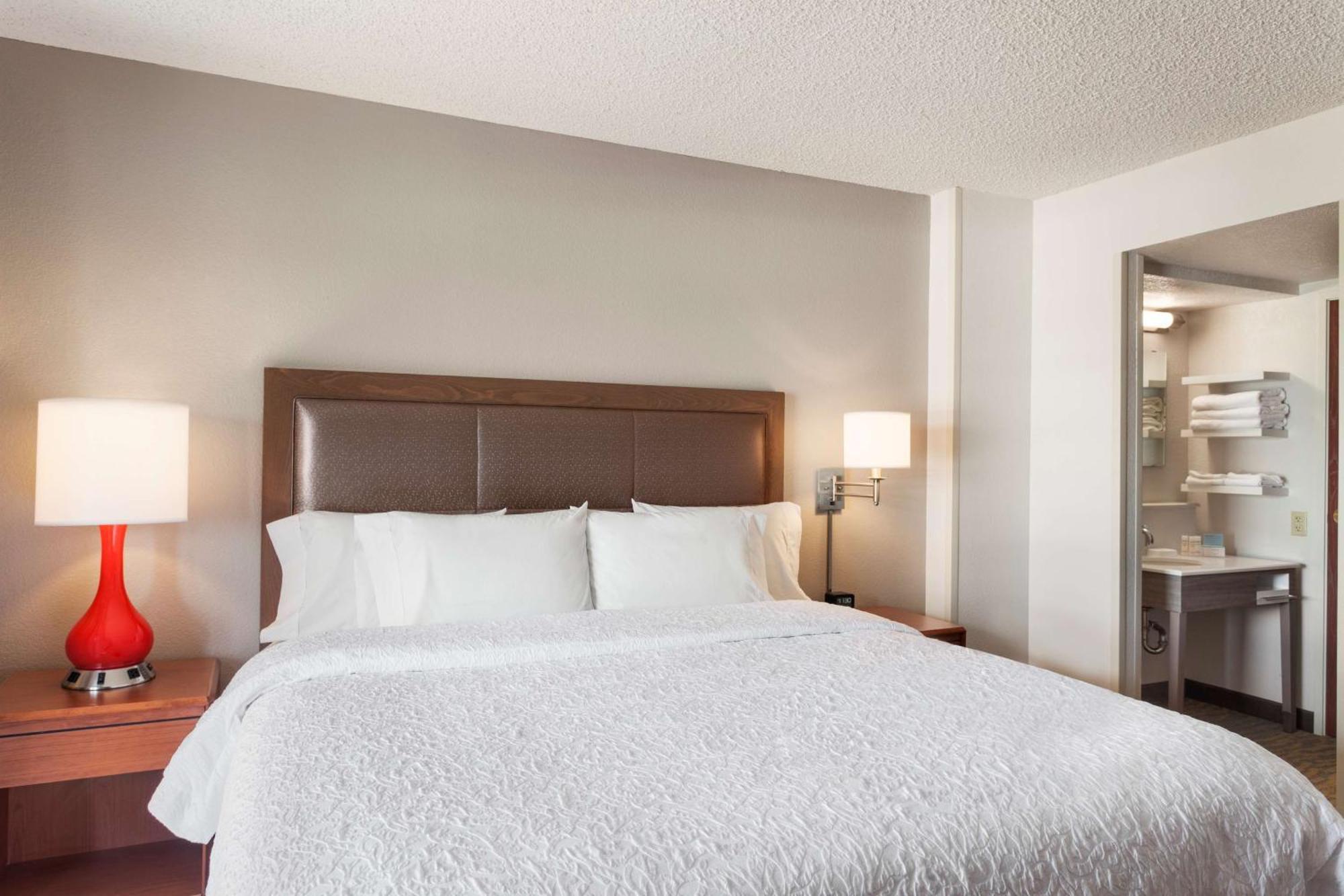 Hampton Inn & Suites Denver-Cherry Creek Экстерьер фото